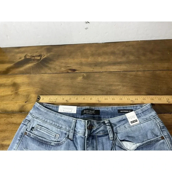 Judy Blue Boyfriend Fit Distressed Light Wash Jeans Size 16W JB82281 JS MD - Picture 10 of 12